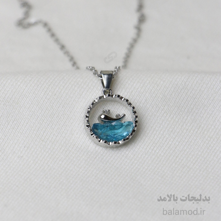 گردنبند زنانه طرح دریا و نهنگ