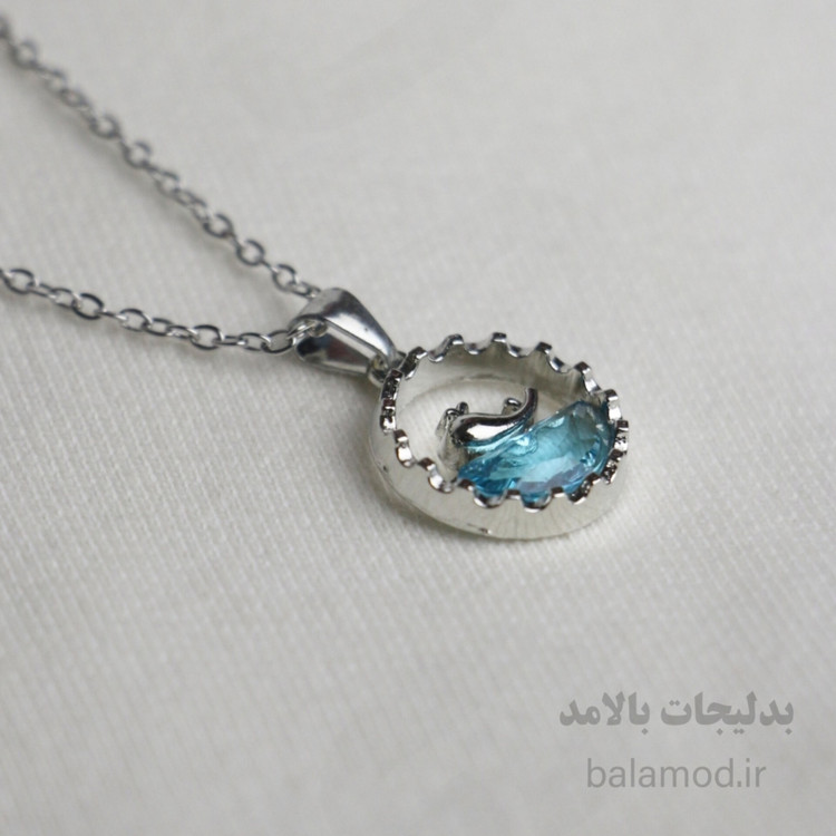 گردنبند زنانه طرح دریا و نهنگ