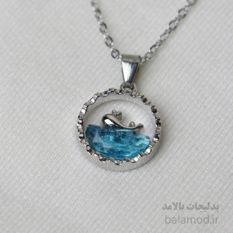 گردنبند زنانه طرح دریا و نهنگ