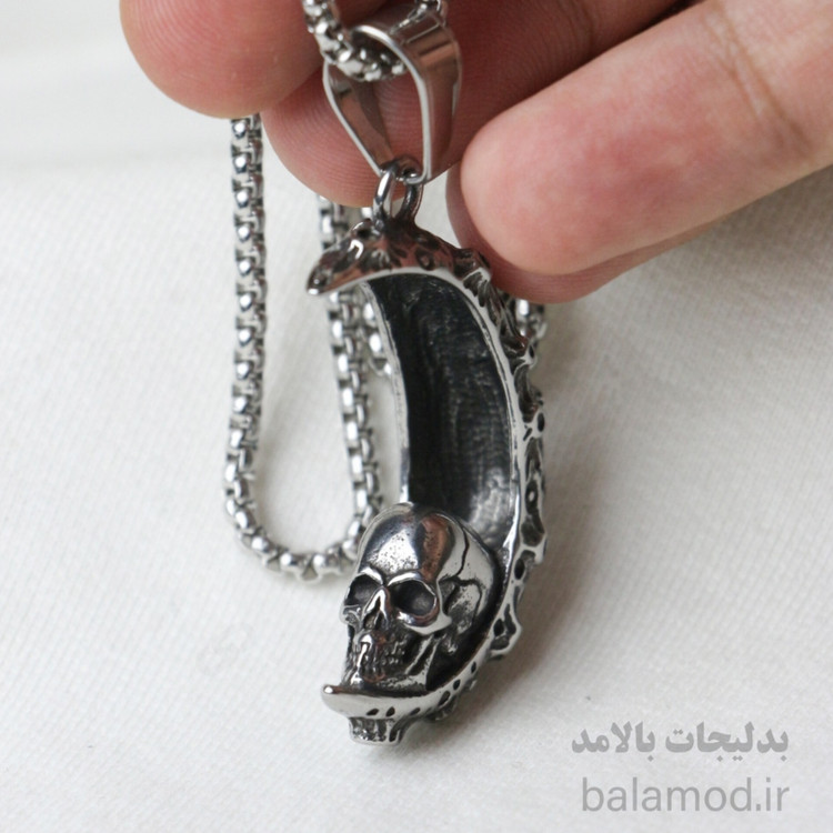 گردنبند طرح ماه و جمجمه از جنس استیل