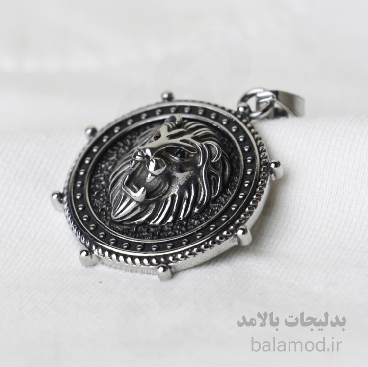 پلاک نقره ای طرح سر شیر یالدار از جنس استیل