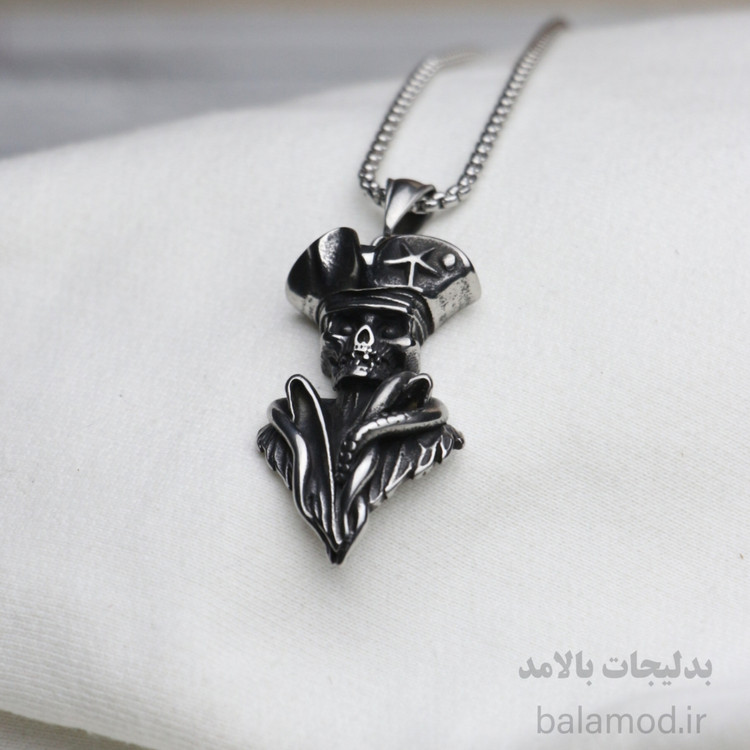 گردنبند طرح دزد دریایی اسکلتی از جنس استیل